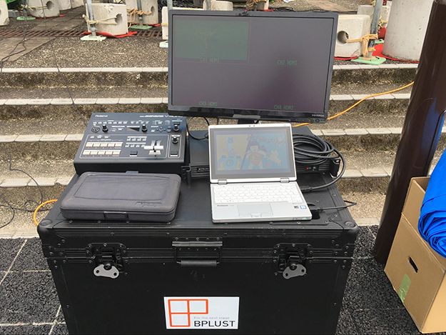 V-40HDを含むシステムごと移動させて表示チェックを行う