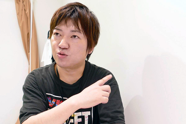 山浦伸也氏