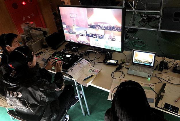 多くの学生スタッフがそれぞれに役割が用意されている