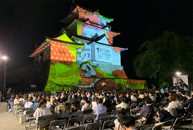 会場には多くの来場客が溢れた