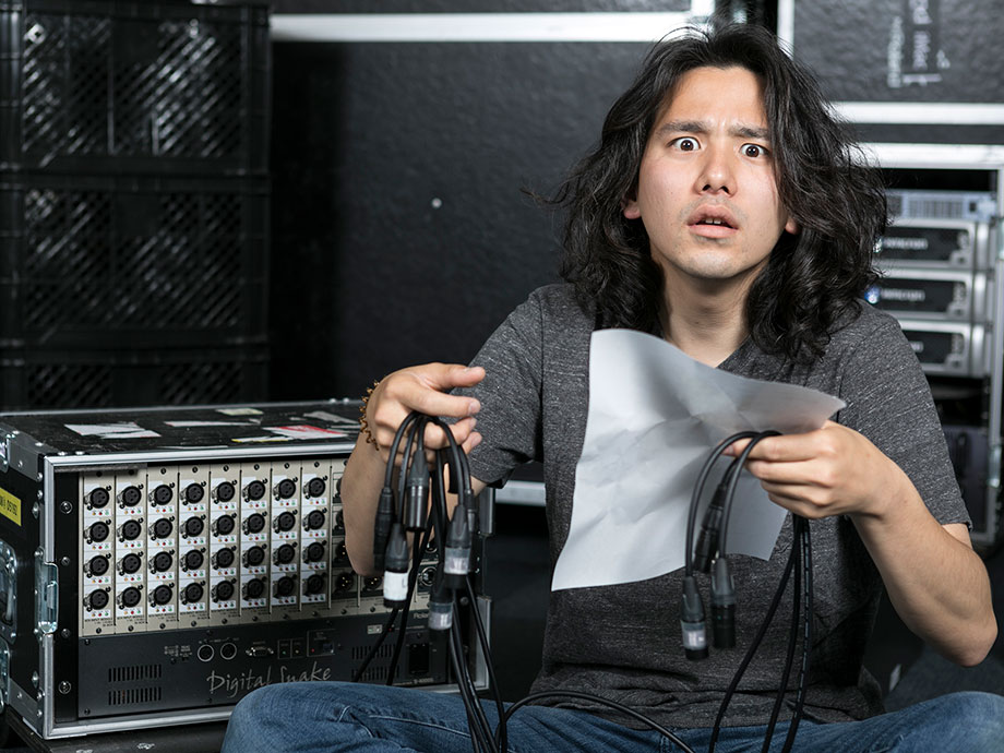 CASE 3 ミュージカルの演出でモニター以外にSE演出で12AUX使いたい。モニターだけでもすでに24AUX使用中！